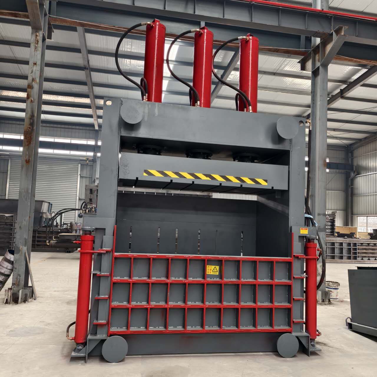 Vertical Hydraulic Baler