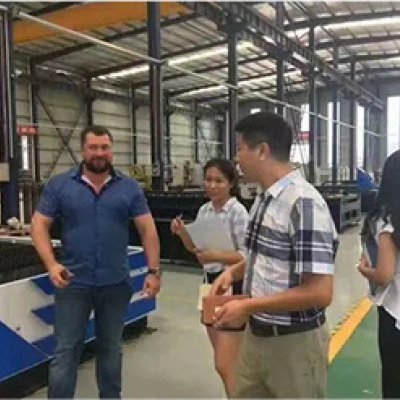 Italian Customer Orders Vertical All-Steel Hydraulic Baler After Finding Us on Facebook